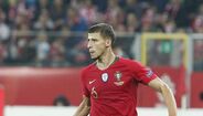 Rúben Dias (3): Confiança não falta ao jovem. Disponível fisicamente, cresce a olhos vistos ao lado de Pepe.
