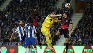 Casillas (3): Respondeu à altura quando foi chamado a intervir e fê-lo com duas grandes defesas. Primeiro a desviar um remate de Edson Farias e depois imbatível nos dois duelo seguidos com João Silva.