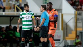 Bruno Fernandes protestou por falta no 1º golo