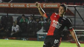 Alan Ruiz aumenta dores de cabeça