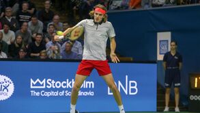 Stefanos Tsitsipas vence torneio de Estocolmo