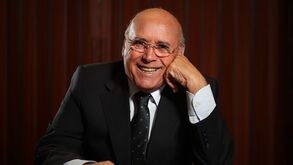 Sousa Cintra: «Vieira queria jogadores mas disse-lhe calma aí»