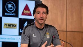 Jorge Simão tem quatro jogadores em dúvida para visita ao Sporting