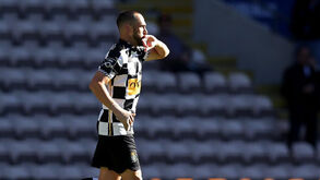 Rafael Costa assume titularidade 