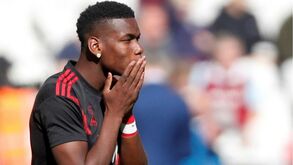 Manchester United 'amordaça' Pogba