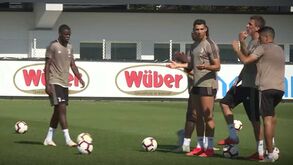 Cristiano Ronaldo 'pressionado' em duelo de golos com Cancelo e Mandzukic