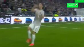 Cristiano Ronaldo responde à polémica com grande golo