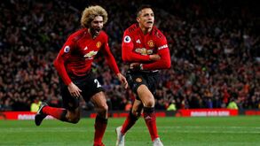 Fellaini revela mensagem de Mourinho ao intervalo: «Pediu para sermos homens»