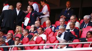 Pinto da Costa e Luís Filipe Vieira na tribuna da Luz mas... longe um do outro