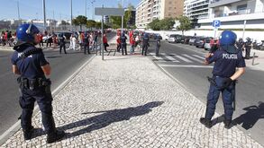 Doze adeptos detidos antes do Benfica-FC Porto