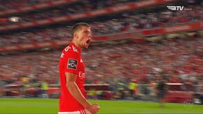 A eufórica celebração de Rúben Dias após vitória no clássico
