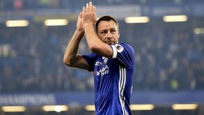 John Terry anuncia adeus aos relvados
