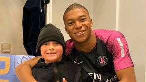 Filho de Neymar é fã de Kylian Mbappé
