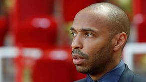 Thierry Henry apontado ao comando técnico do Aston Villa