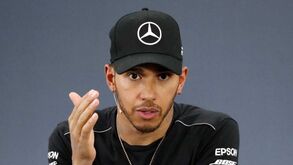 Hamilton: «Comunicação social devia mostrar mais respeito para com Vettel»