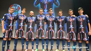 Zamora apresenta incrível equipamento, com sangue, suor e lágrimas