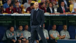 Os treinadores de luxo que estão sem equipa