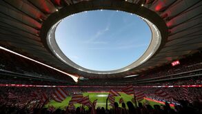Adeptos do Atlético Madrid fazem petição para aquecedores na cobertura do estádio