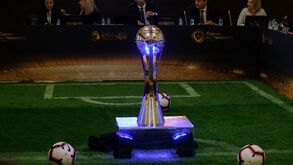 Apresentado novo troféu da Allianz Cup