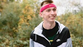 O momento único do atleta que quebrou as barreiras da deficiência e assinou pela Nike