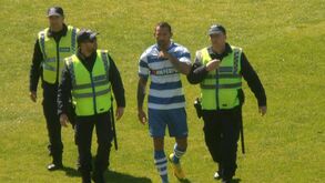 Jogador do Canelas confessa em tribunal agressão a árbitro: «Não consigo explicar»