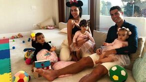 Cristiano Ronaldo apoia-se em Georgina e nos filhos: «Meus amores»
