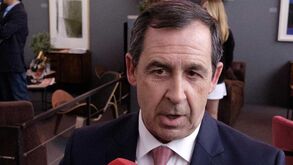 «Elogiar a formação não chega se ela só servir para alimentar o bolso dos que se enchem com ela»