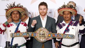 Boxe: Canelo Álvarez e De la Hoya assinam o 