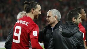 Ibrahimovic ataca críticos de Mourinho: «Têm inveja»