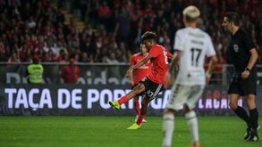 A crónica do Sertanense-Benfica (0-3): as muitas histórias de um jogo sem história