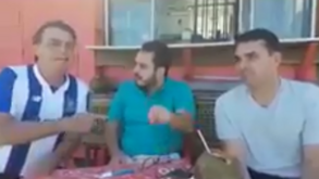 Bolsonaro surge com a camisola do FC Porto