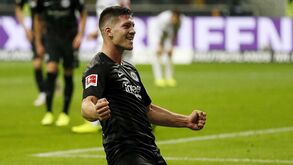 Jovic: os recordes na Bundesliga e o valor que o Eintracht já disse que vai pagar ao Benfica