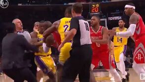 Murros e muita confusão no LA Lakers-Houston