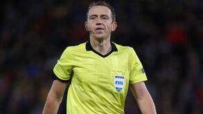 Francês Ruddy Buquet será o árbitro do Ajax-Benfica 