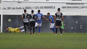 Mirandela-Feirense, 1-2 (a.p): Fogaceiros resistem com nove e passam no prolongamento