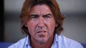 Polónia: Legia Varsóvia de Sá Pinto perde liderança da liga