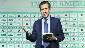 Valdano: «O Real Madrid levou a saída de Ronaldo um pouco na brincadeira»