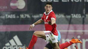 Benfica regressa às vitórias e mantém liderança
