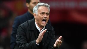 José Mourinho vai para Old Trafford a pé!