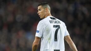 Bola de Ouro: Sky Italia avança que Ronaldo fica em segundo e não vai à gala em Paris