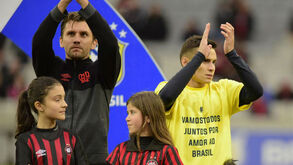 Publicidade a Bolsonaro vale multa ao Atlético Paranaense... só um jogador recusou apoio