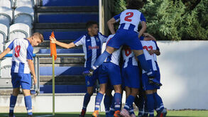 FC Porto goleia Aves