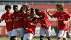 Benfica supera Pinhalnovense