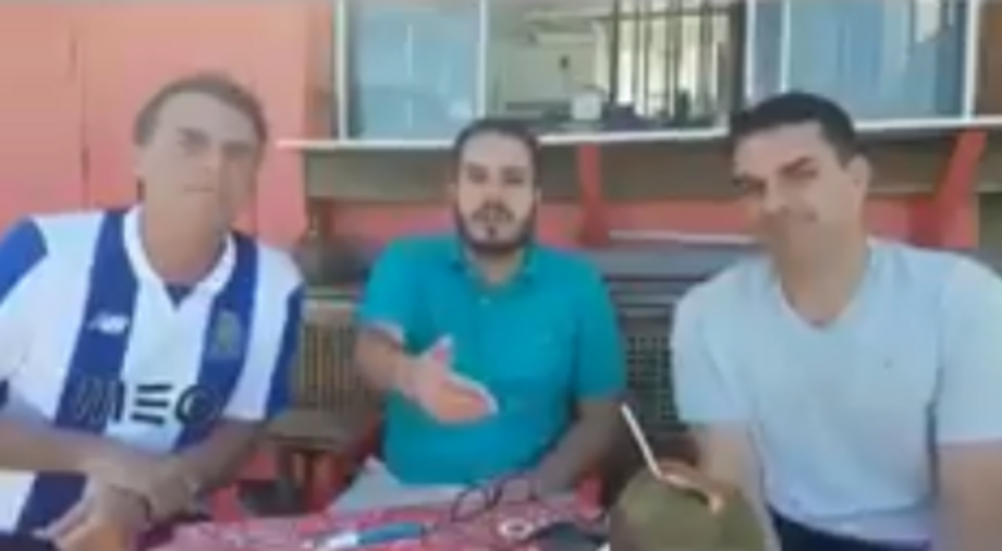 Bolsonaro surge em vídeo com a camisola do FC Porto