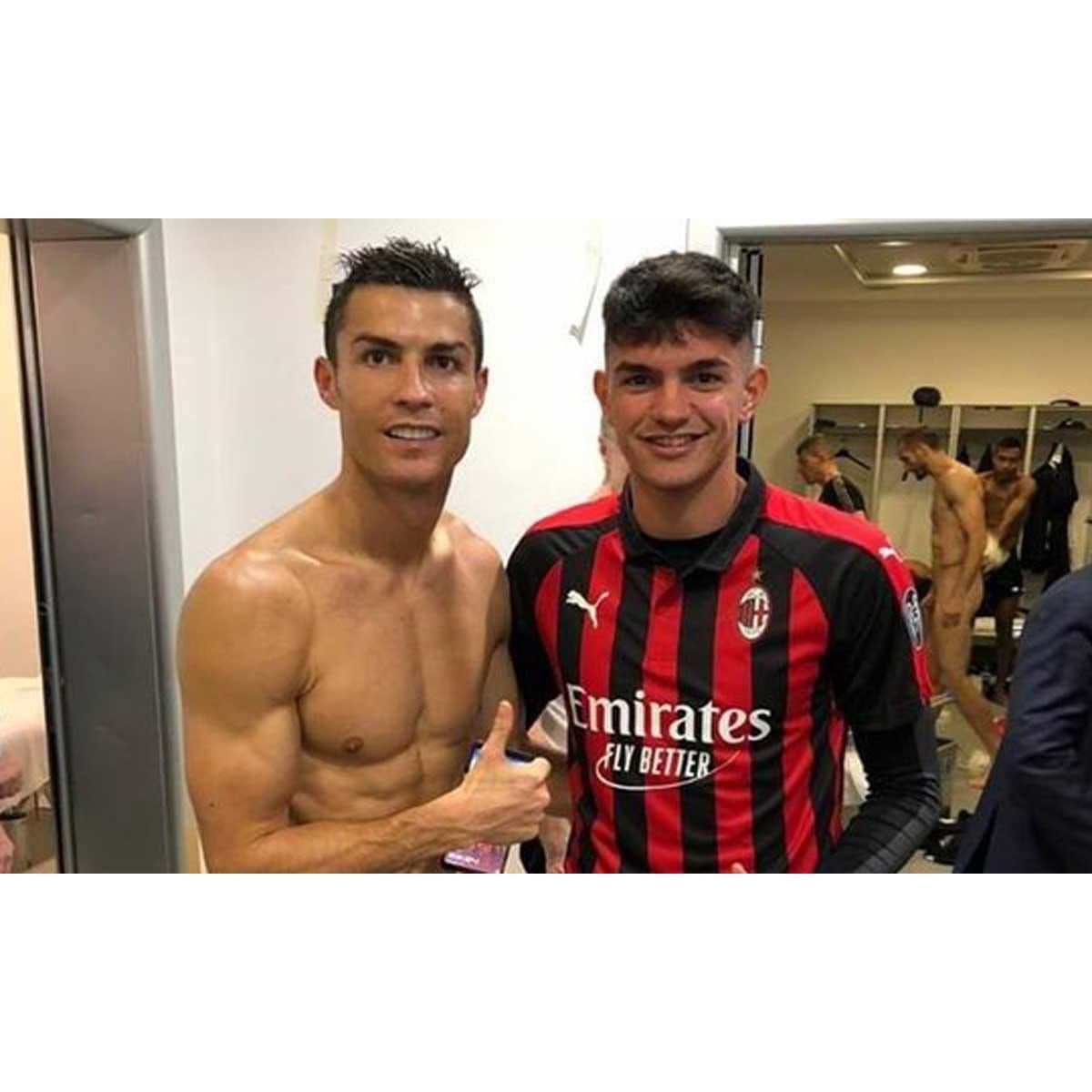 Jogador do Milan tirou foto com Cristiano Ronaldo... e Chiellini mostrou  mais do que devia - Fotogalerias - Jornal Record