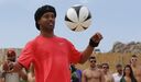 Ronaldinho Gaúcho - Para assinar com os mexicanos do Querétaro, o brasileiro exigiu uma casa com piscina, dois campos de futebol, um deles com areia, e quatro mordomos.