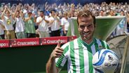 Van der Vaart - Quando chegou ao Betis avisou logo que podia utilizar qualquer tipo de chuteiras, desde que não fossem vermelhas.