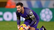 Hugo Lloris - O guarda-redes exigiu no contrato que assinou com o Tottenham receber um valor por cada jogo, que varia consoante o desfecho: aufere 8 mil euros se for titular; 9 mil em caso de vitória ou empate, e 4 mil em caso de derrota.
