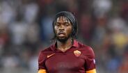 Gervinho - Esteve na mira de um clube chinês, mas as exigências que fez impediram que o acordo fosse selado. Ele queria uma praia privada, uma mansão, um helicóptero e passagens de avião sempre que quisesse voltar à Costa do Marfim.