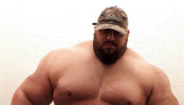 "Hulk Iraniano" surpreende a Internet com o seu enorme físico